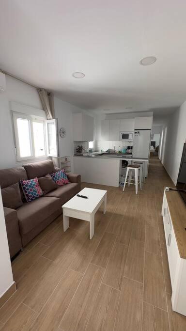 Rockside Residentes Suites La Linea La Línea de la Concepción المظهر الخارجي الصورة